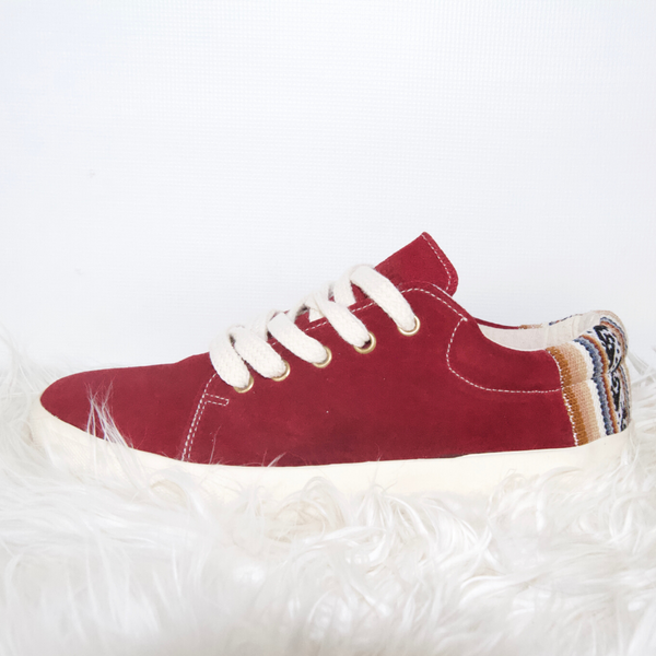 Suede Low Top Shoe Maroon Caamano